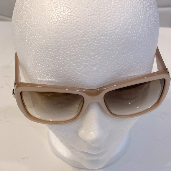 Authentic Loewe sun glasses - Picture 5 of 12